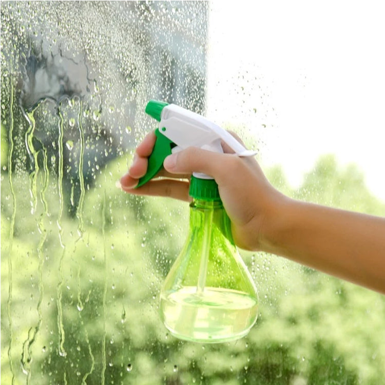 Durable plastic spray nozzle, trigger style, replacement head with pipe for bottles. Durable plastic spray nozzle, trigger style, replacement head with pipe for bottles.